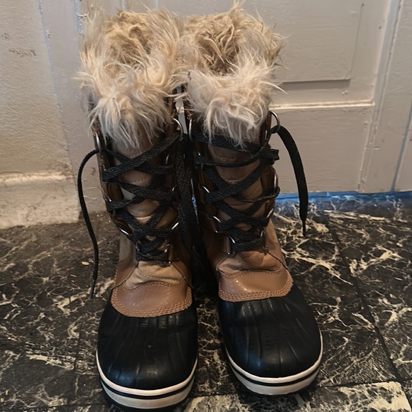 Sorel Boots - Picture 2 of 7